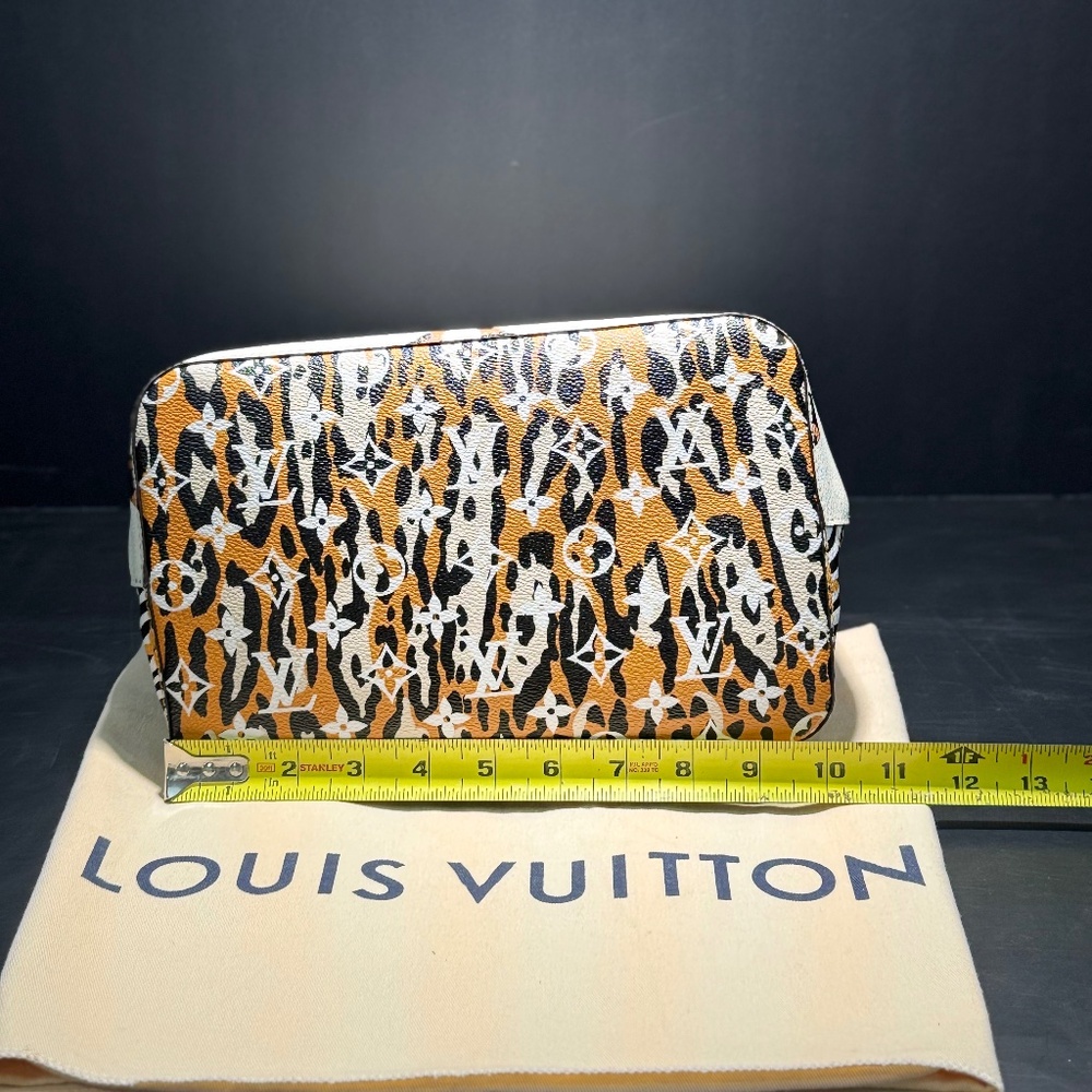 ❌SOLD❌Louis Vuitton Limited Edition NeoNoe Giant Shoulder Jungle Bucket Bag~EUC - Picture 9 of 11